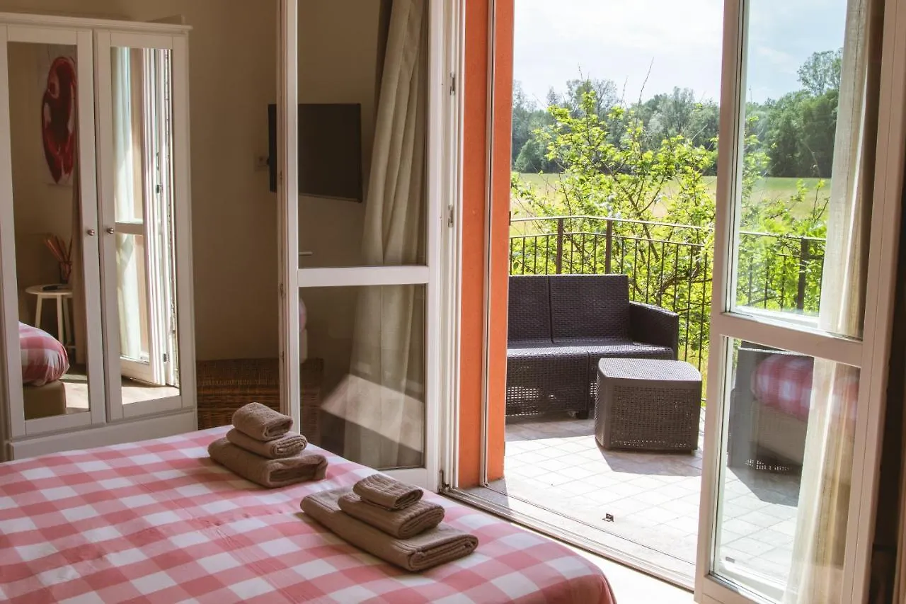 Agriturismo Familiare I Giardini Del Lago Varese Bauernhof