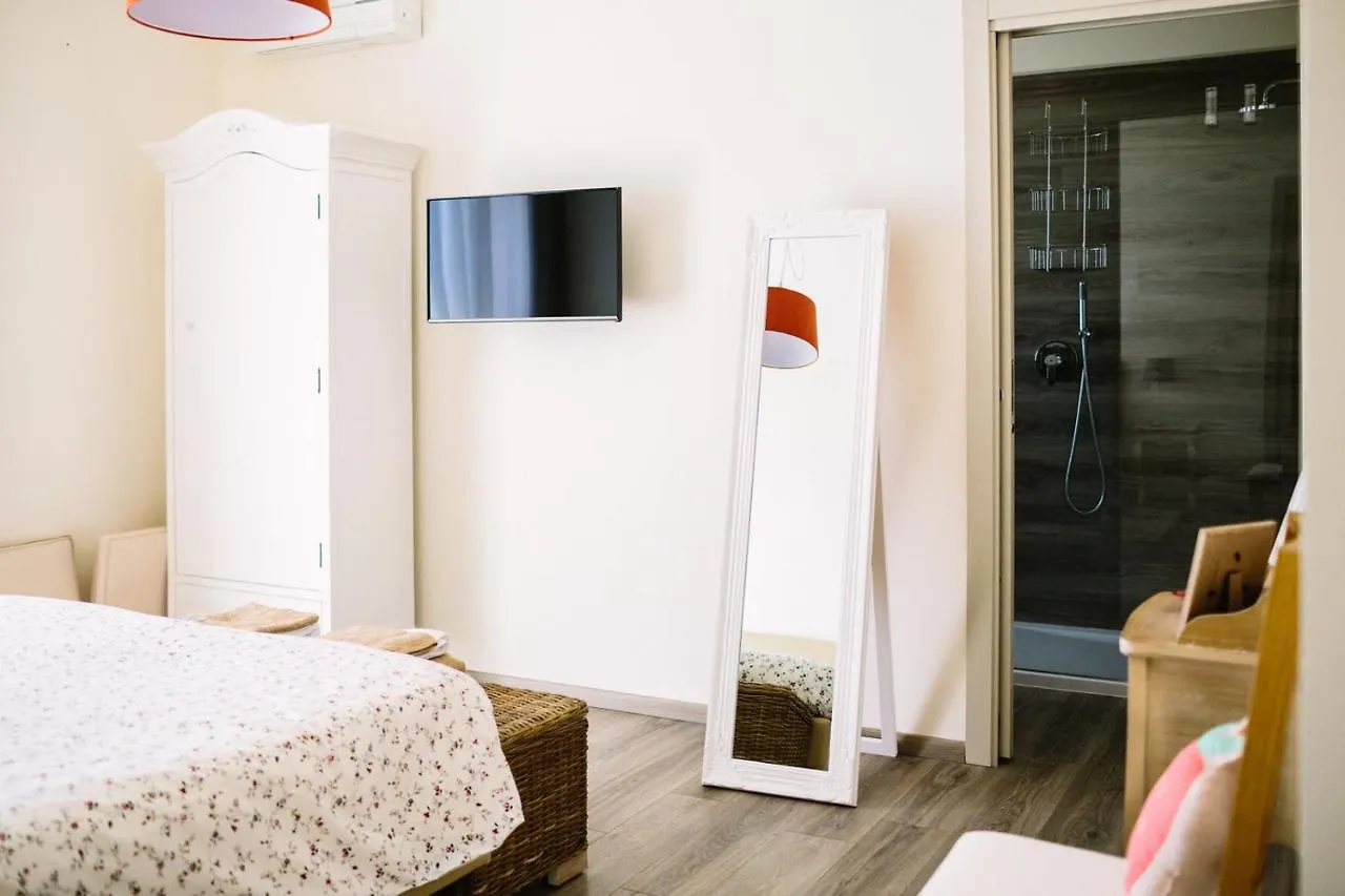 Farm stay Agriturismo Familiare I Giardini Del Lago Varese
