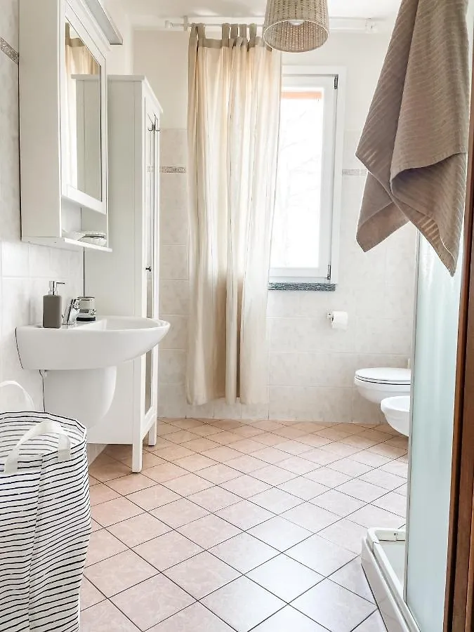 Gospodarstwo agroturystyczne Agriturismo Familiare I Giardini Del Lago Varese