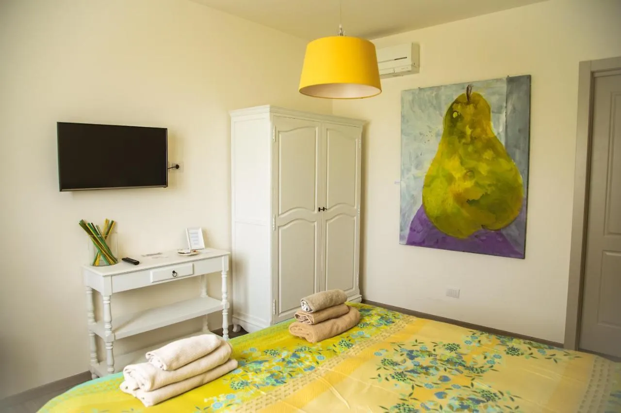 בית חווה וארסה Agriturismo Familiare I Giardini Del Lago