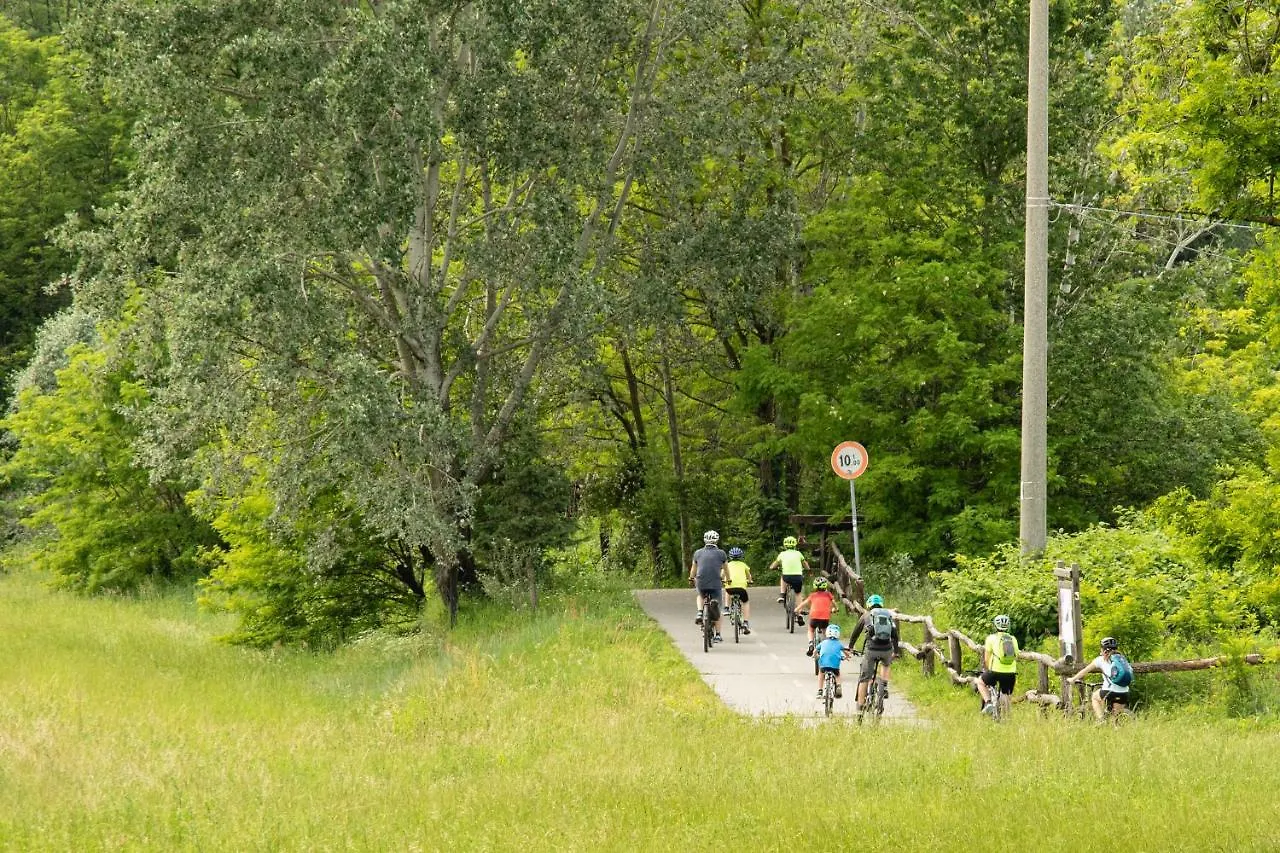 Gospodarstwo agroturystyczne Agriturismo Familiare I Giardini Del Lago Varese