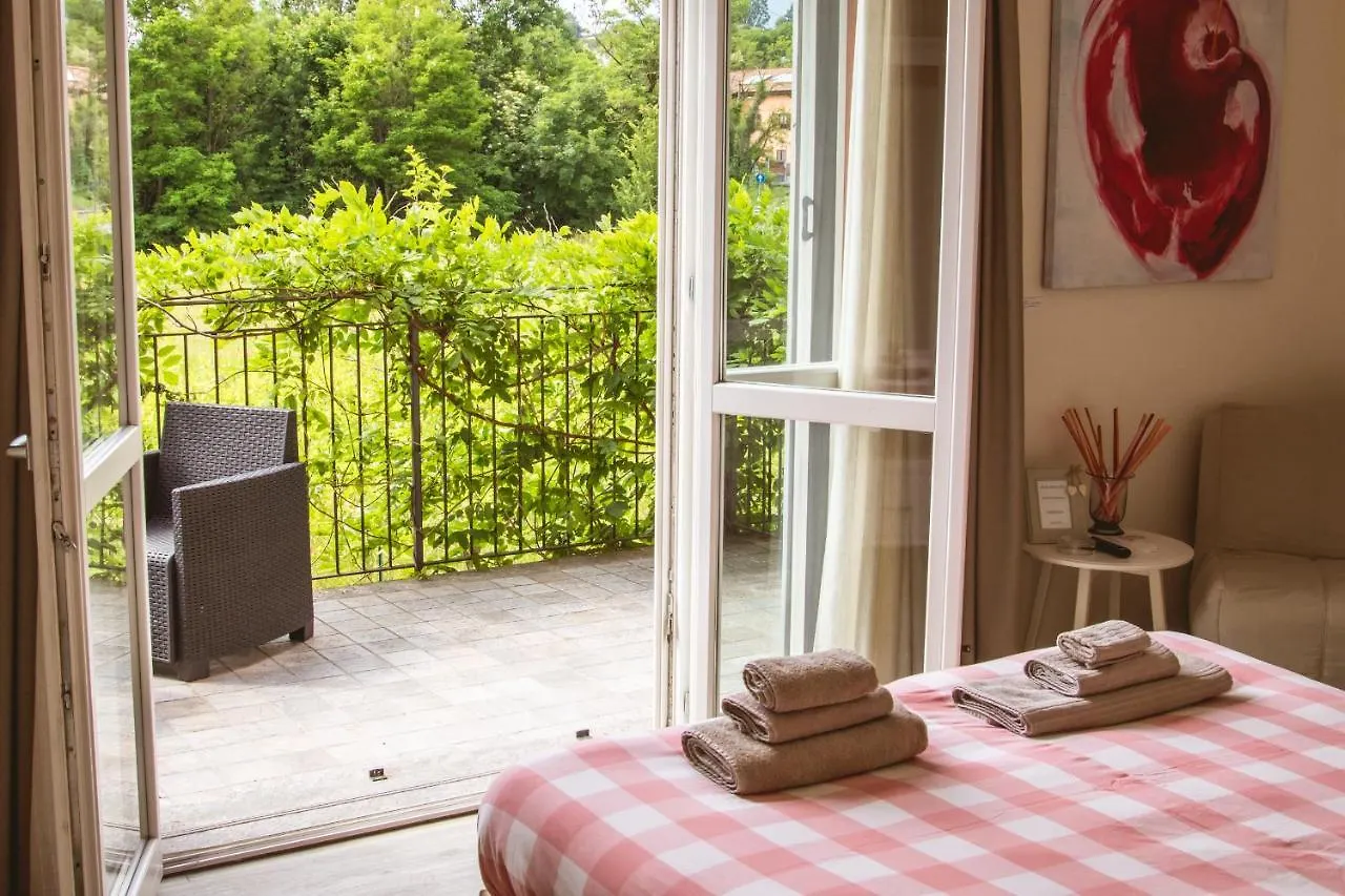 Farm stay Agriturismo Familiare I Giardini Del Lago Varese